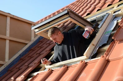 Pose de fenêtres de toit Velux à Tresnay
